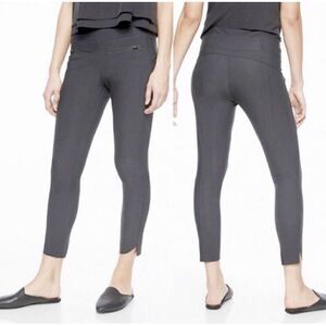 Athleta Woman's Stellar Crop Athletic Pant Charcoal Gray Zipper Pockets Size XS‎